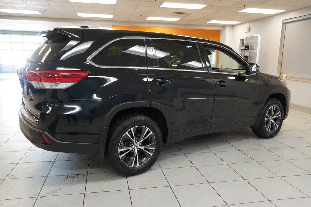 Used 2019 Toyota Highlander LE w/ Protection Package #3 AWD/4WD image 11
