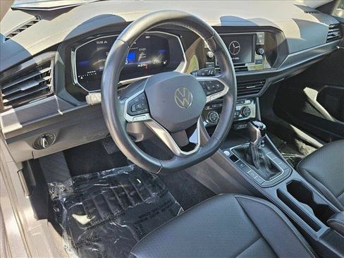 Used 2024 Volkswagen Jetta SE FWD image 10