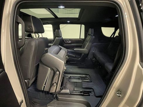 Used 2023 Chevrolet Suburban Premier AWD/4WD image 23