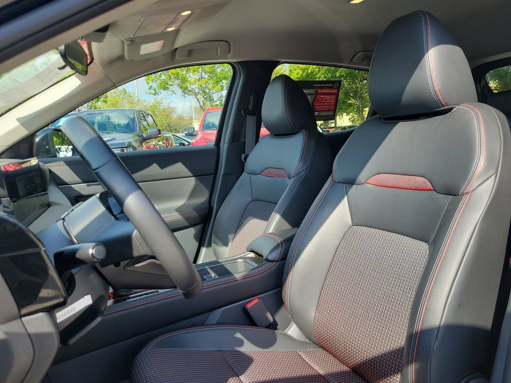 Certified 2025 Nissan Kicks SR FWD image 25