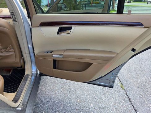 Used 2007 Mercedes-Benz S 550 4MATIC image 46