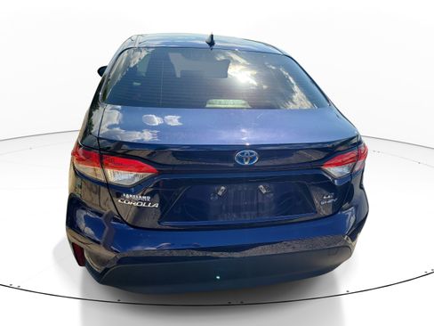 Used 2025 Toyota Corolla LE FWD image 6