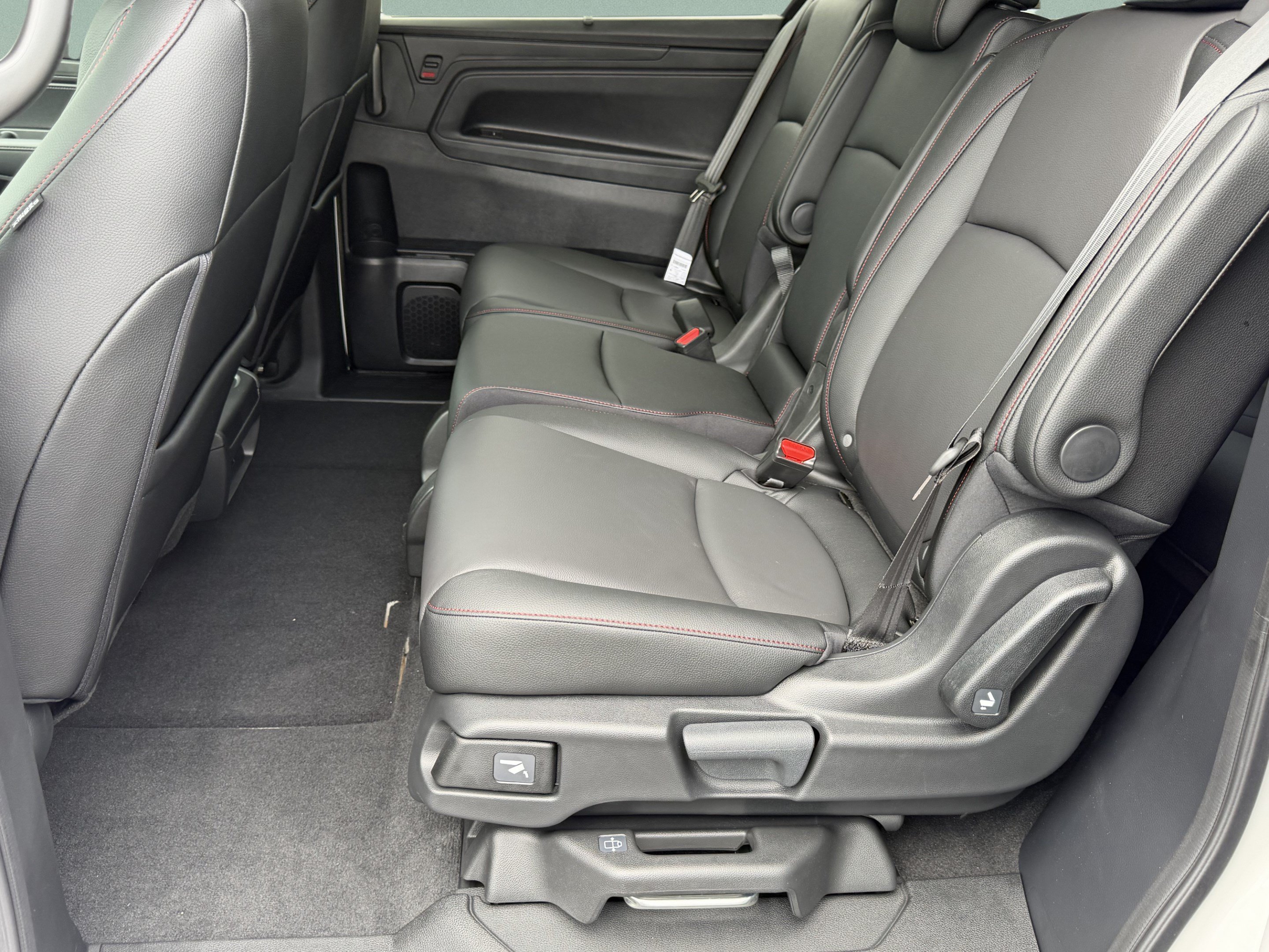 New 2026 Honda Odyssey Sport-L image 23