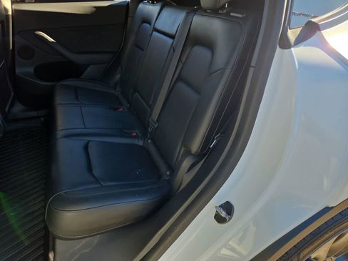 Used 2022 Tesla Model Y Performance image 21