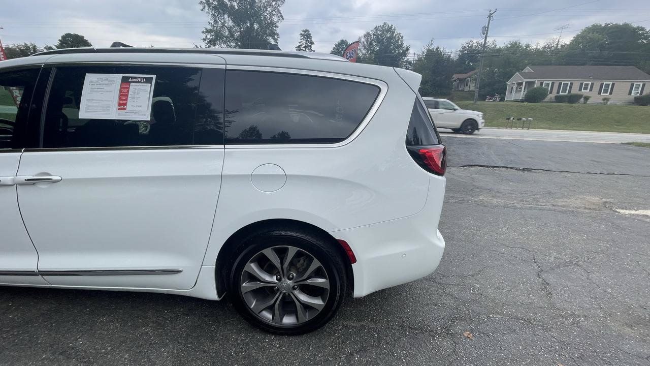 Used 2020 Chrysler Pacifica Limited FWD image 5