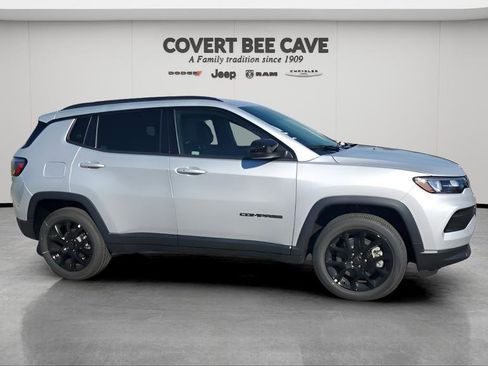 New 2026 Jeep Compass Latitude w/ Quick Order Package 29K image 12