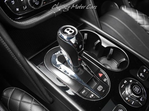 Used 2017 Bentley Bentayga AWD/4WD image 22