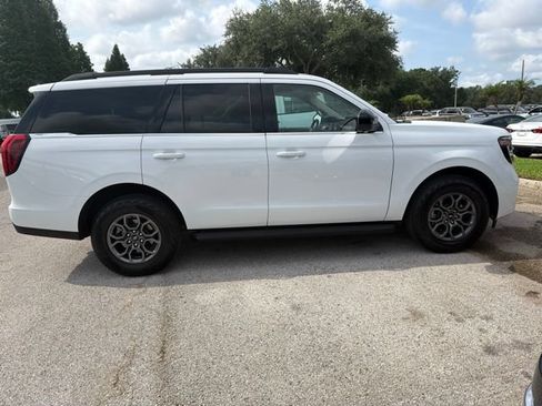 Used 2025 Ford Expedition Active RWD image 4