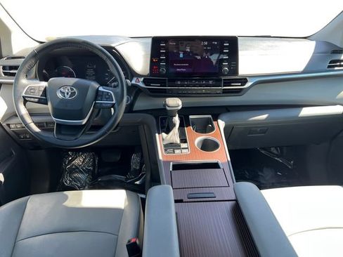 Certified 2023 Toyota Sienna XLE FWD image 14