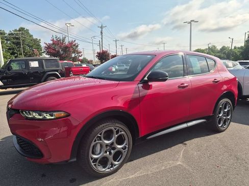Used 2025 Alfa Romeo Tonale w/ Premium Package AWD/4WD image 7