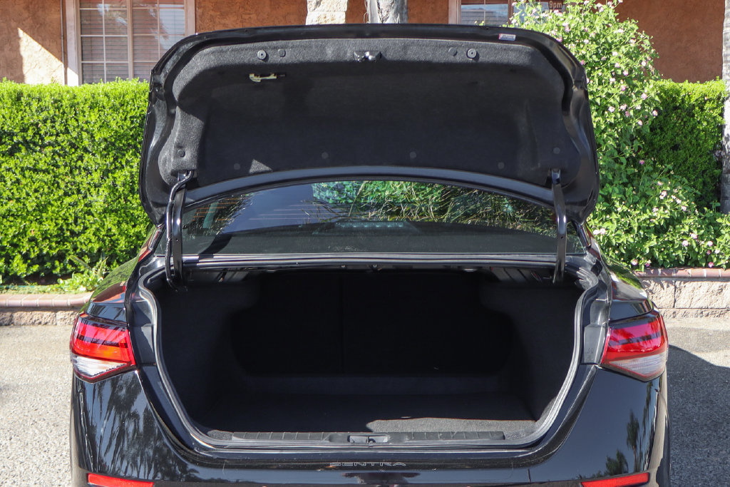 Used 2025 Nissan Sentra S FWD image 8