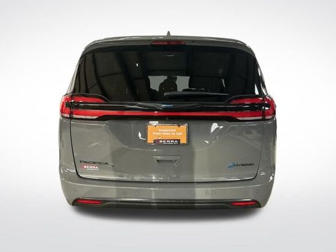 Used 2021 Chrysler Pacifica Touring-L w/ Uconnect Theater Family Group image 4