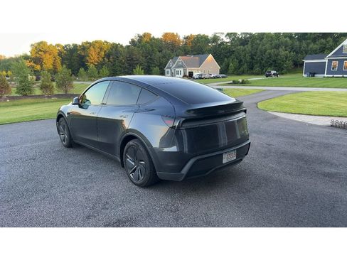 Used 2026 Tesla Model Y Long Range AWD/4WD image 4