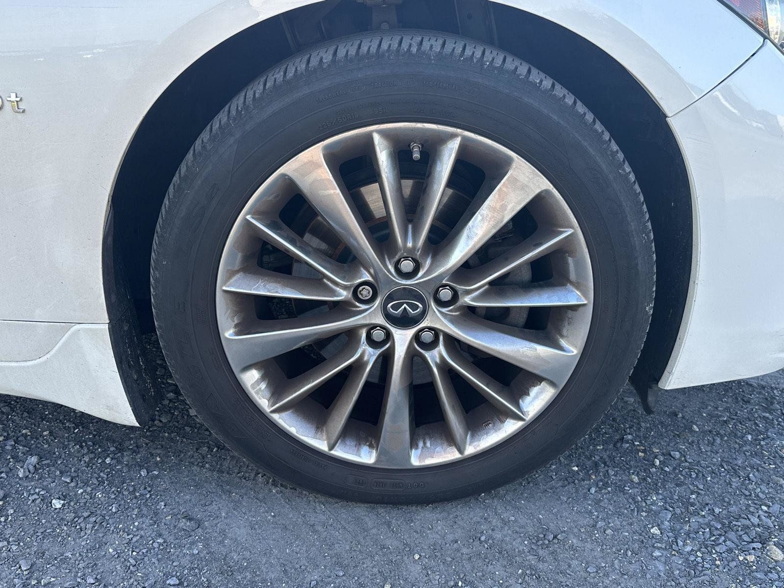 Used 2018 INFINITI Q50 Luxe w/ Essential Package (3.0T Luxe) AWD/4WD image 10