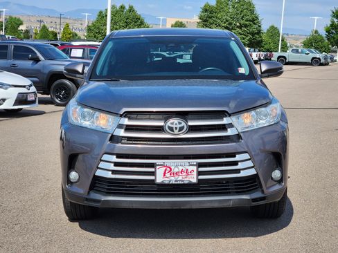 Used 2019 Toyota Highlander Plus AWD/4WD image 5
