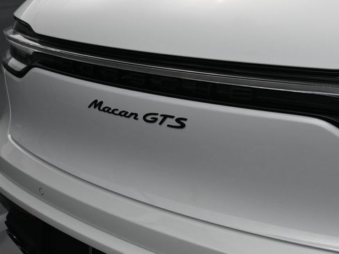 Certified 2026 Porsche Macan GTS AWD/4WD image 29