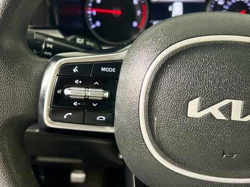 Used 2022 Kia Sorento LX image 18