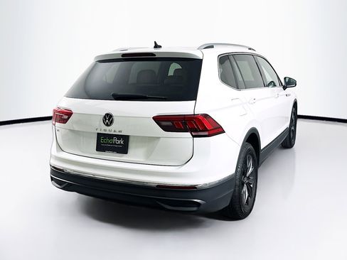 Used 2024 Volkswagen Tiguan SE image 9