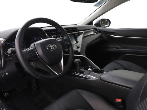 Used 2019 Toyota Camry SE w/ Convenience Package image 23