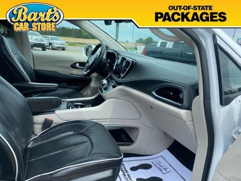 Used 2022 Chrysler Pacifica Limited FWD image 16