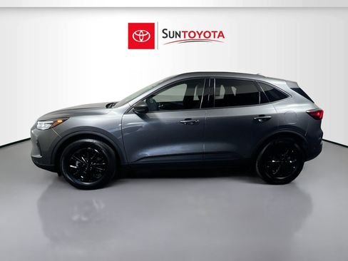 Used 2025 Ford Escape Active w/ Active Premium Tech Pack FWD image 7