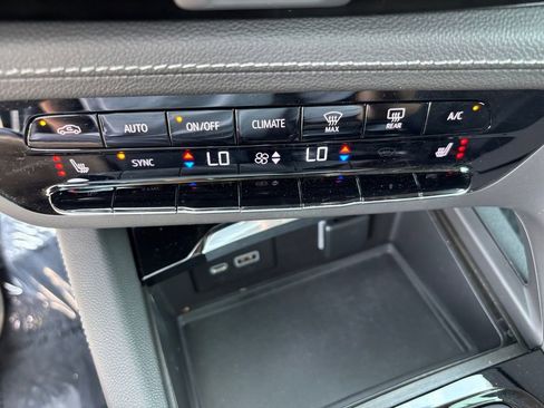 Used 2022 Buick Envision Preferred image 38