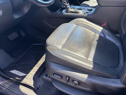 Used 2021 Chevrolet Traverse RS w/ LPO, Floor Liner Package AWD/4WD image 7