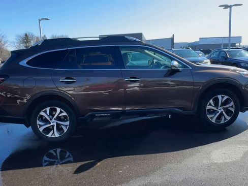 Used 2022 Subaru Outback Touring w/ Popular Package #2 image 9