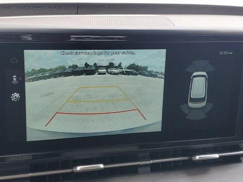 Used 2024 Kia Carnival EX FWD image 32