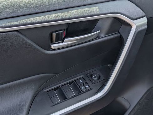 Used 2025 Toyota RAV4 XLE w/ Convenience Package image 24