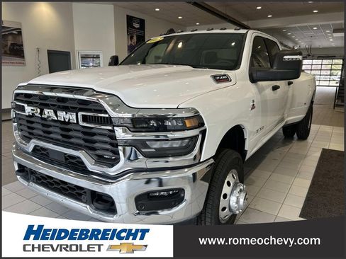 Used 2025 RAM 3500 Big Horn AWD/4WD image 6