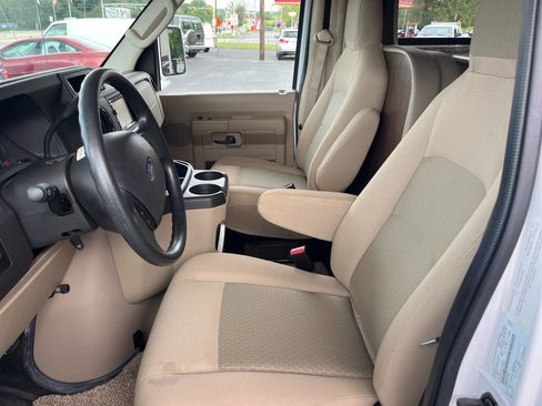 Used 2018 Ford E-450 and Econoline 450 Super Duty w/ Motorhome Prep Package image 18