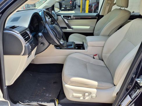 Used 2023 Lexus GX 460 Premium w/ Accessory Package AWD/4WD image 13