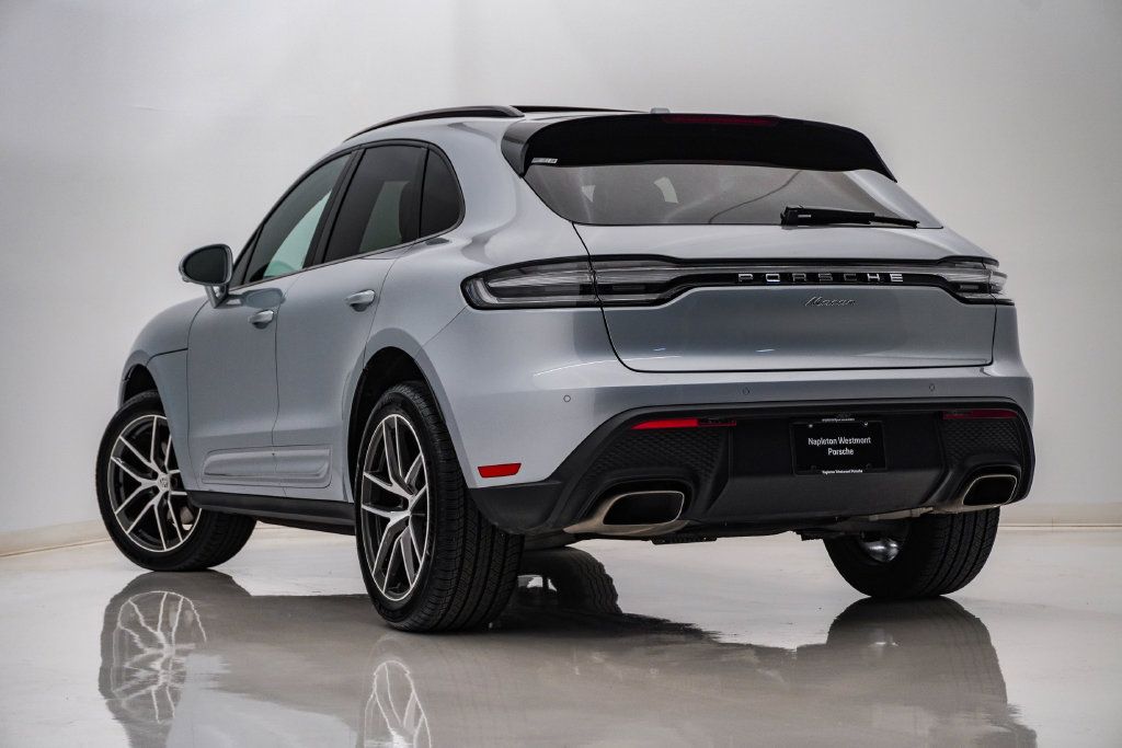 Certified 2026 Porsche Macan AWD/4WD image 3
