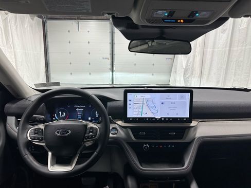 Used 2025 Ford Explorer Active image 16