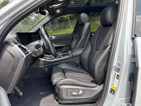 Used 2024 BMW X5 xDrive40i w/ M Sport Package AWD/4WD image 11