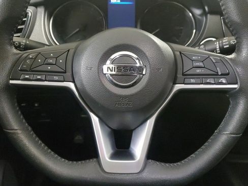 Used 2019 Nissan Rogue SV image 13