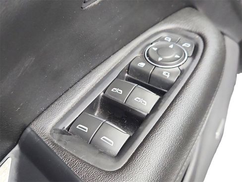 Used 2018 Cadillac XT5 Luxury w/ Driver Awareness Package image 21