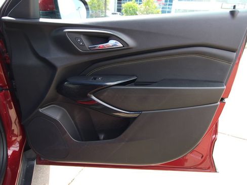 Used 2025 Chevrolet Trax LT FWD image 33