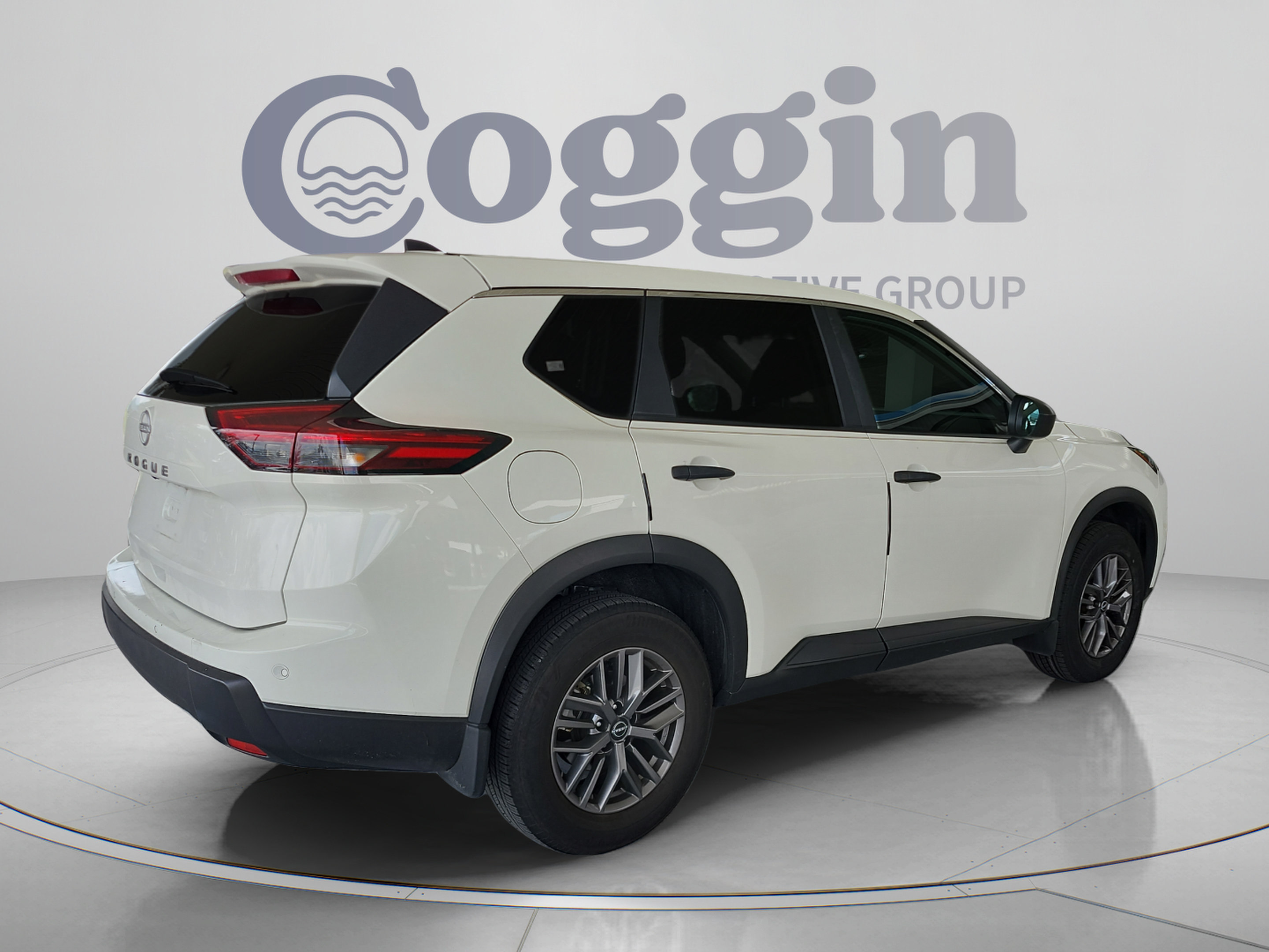 Used 2024 Nissan Rogue S FWD image 5