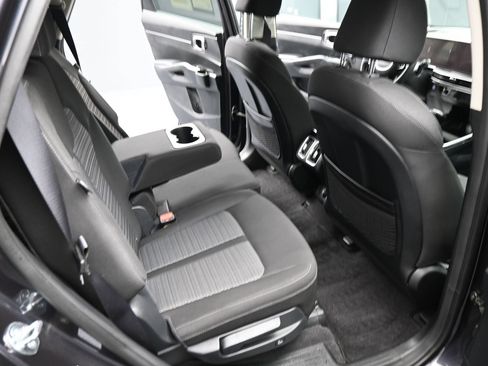Used 2025 Kia Sorento LX FWD image 19