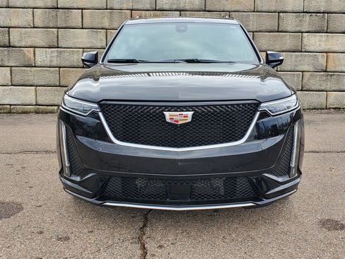 Certified 2024 Cadillac XT6 Sport w/ Platinum Package image 9