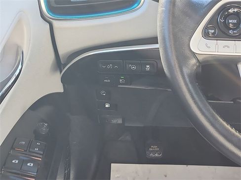 Used 2017 Toyota Prius Prime Advanced w/ Carpet Mat Package image 12