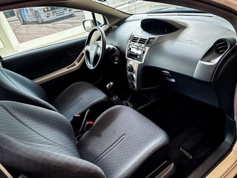 Used 2010 Toyota Yaris 2-Door Hatchback FWD image 19