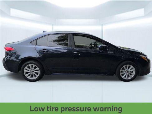 Used 2025 Toyota Corolla LE w/ LE Premium Package FWD image 8