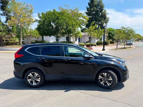 Used 2017 Honda CR-V LX image 5