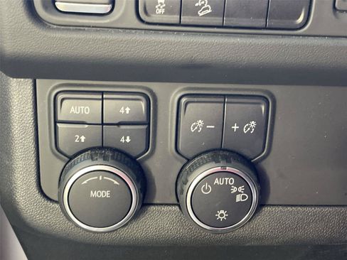 Used 2023 Chevrolet Tahoe Premier AWD/4WD image 23