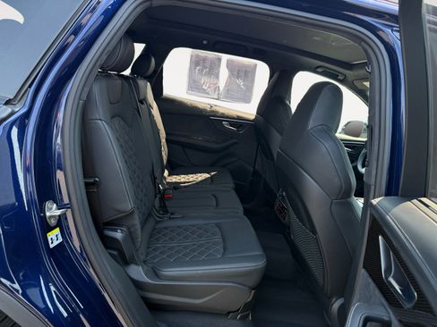 Used 2023 Audi SQ7 Prestige AWD/4WD image 18