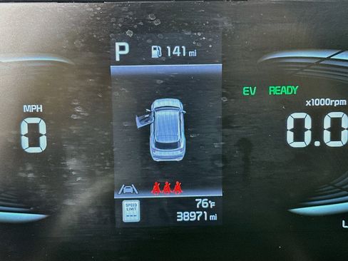 Used 2025 Kia Sportage LX AWD/4WD image 19