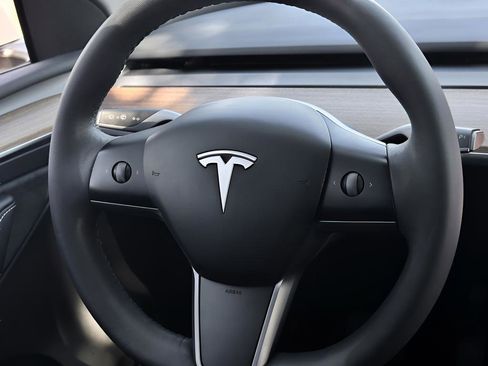Used 2023 Tesla Model Y Long Range AWD/4WD image 12